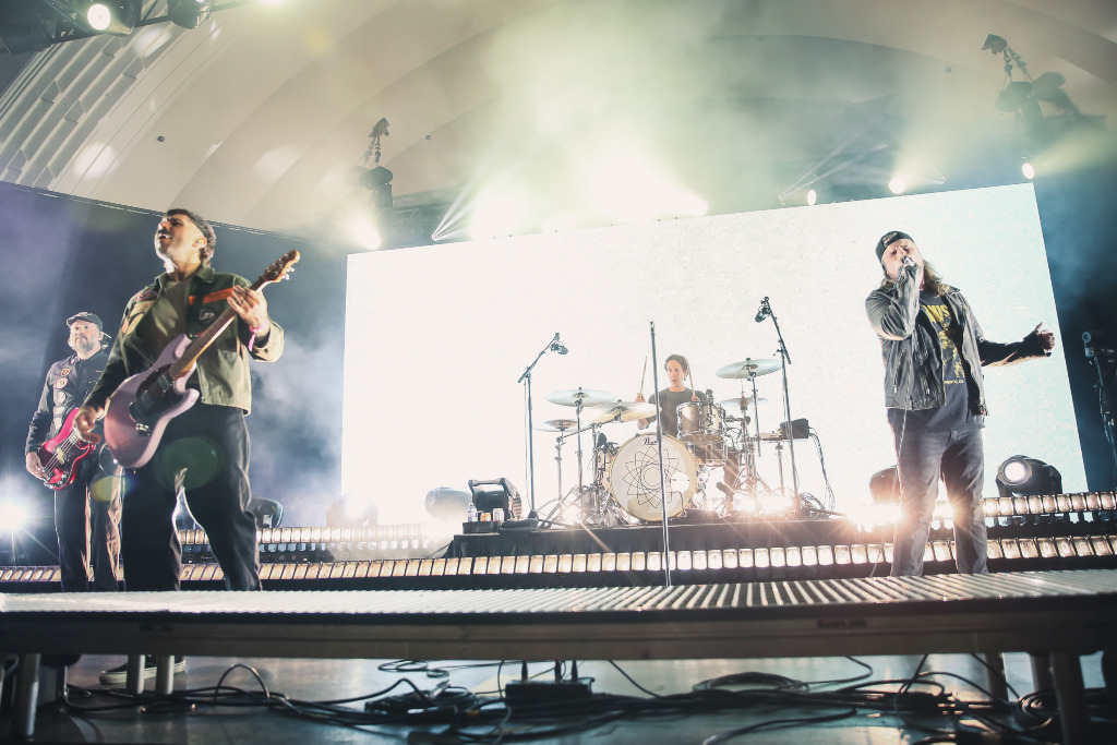 Silverstein Performs Live In Toronto At The CNE