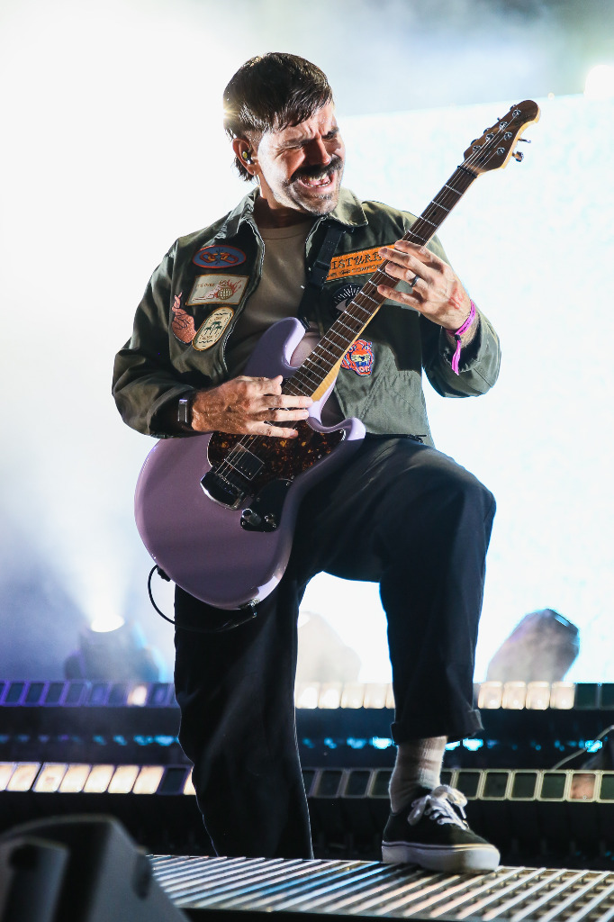 Silverstein Performs Live In Toronto At The CNE