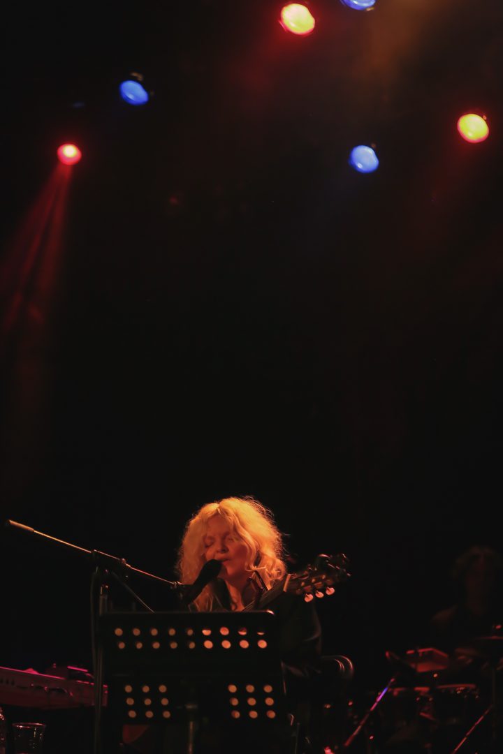 Jessica Pratt-12