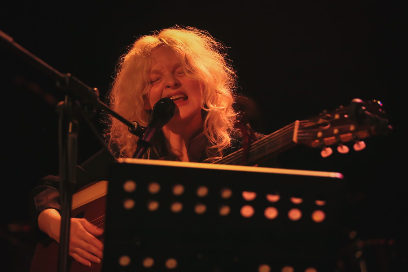 Jessica Pratt-13